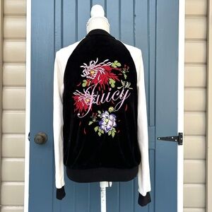 Juicy Couture Velvet jacket with floral embroidery 
Women Size M